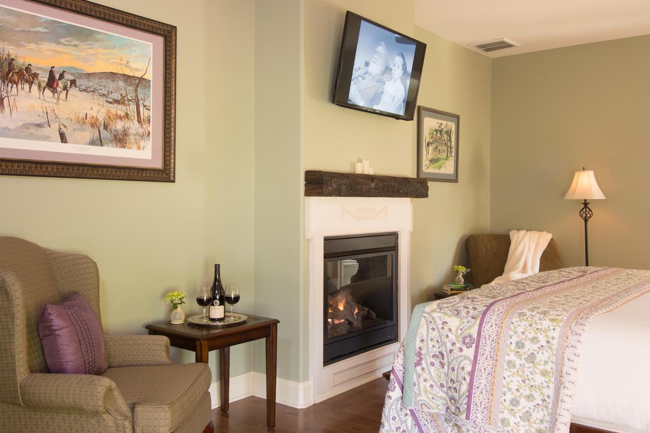 Caldwell House Bed And Breakfast Salisbury Mills Eksteriør bilde
